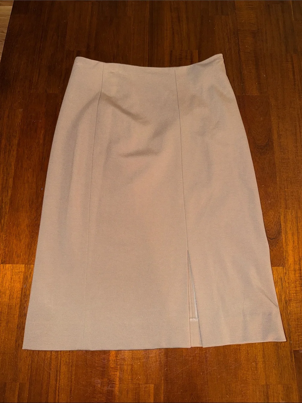 M.M. Lafleur Ladies Taupe Straight Skirt. Size 4 Front Slit. Classic, career
